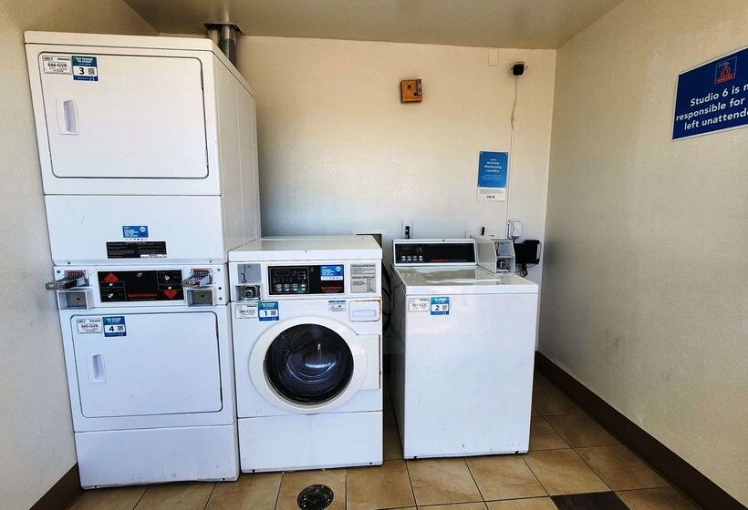 Motel 6webster, Tx  Houston  Nasa Lake