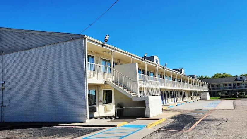 Motel 6webster, Tx  Houston  Nasa Lake