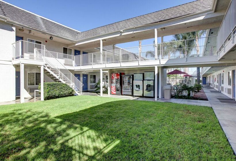 Motel 6westminster, Ca  North