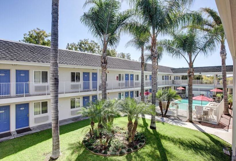 Motel 6westminster, Ca  North