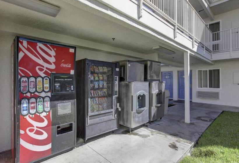 Motel 6westminster, Ca  North