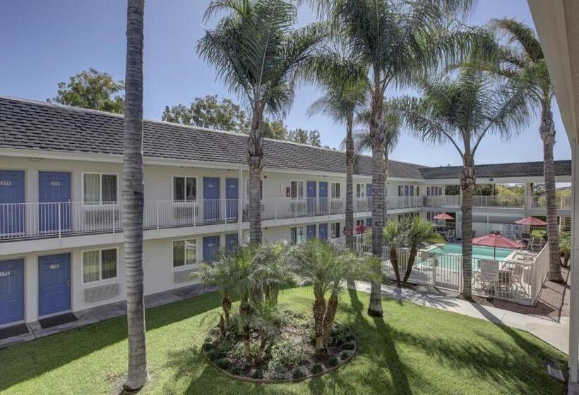 Motel 6westminster, Ca  North