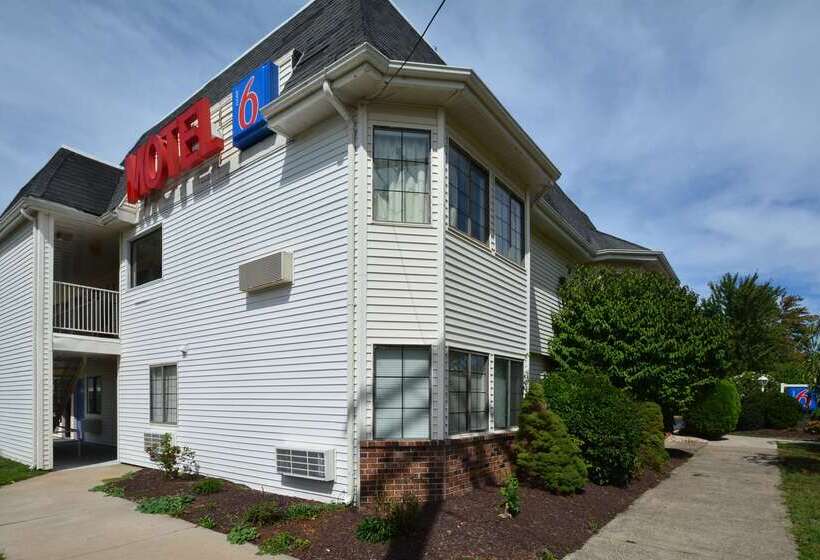 Motel 6wethersfield, Ct  Hartford