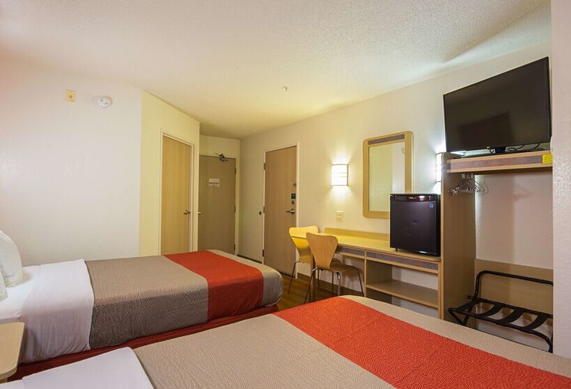 Motel 6whitby, On  Toronto East