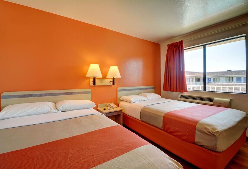 Motel 6windsor Locks, Ct  Hartford