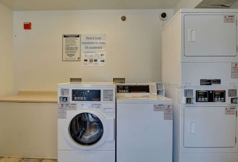 Motel 6windsor Locks, Ct  Hartford