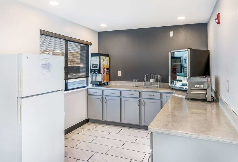 מוטל Americas Best Value Inn East Peoria