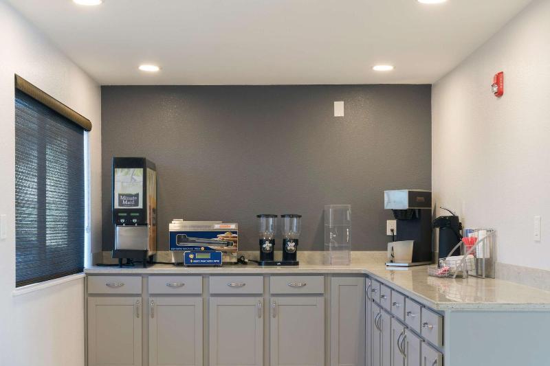 מוטל Americas Best Value Inn East Peoria