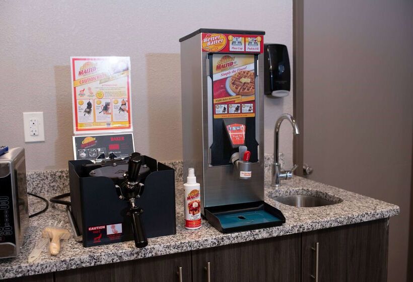 فندق على الطريق Americinn By Wyndham Madison Wi