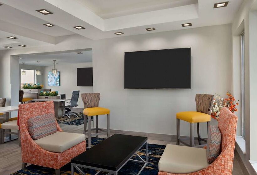 모텔 Baymont Inn & Suites Shawnee