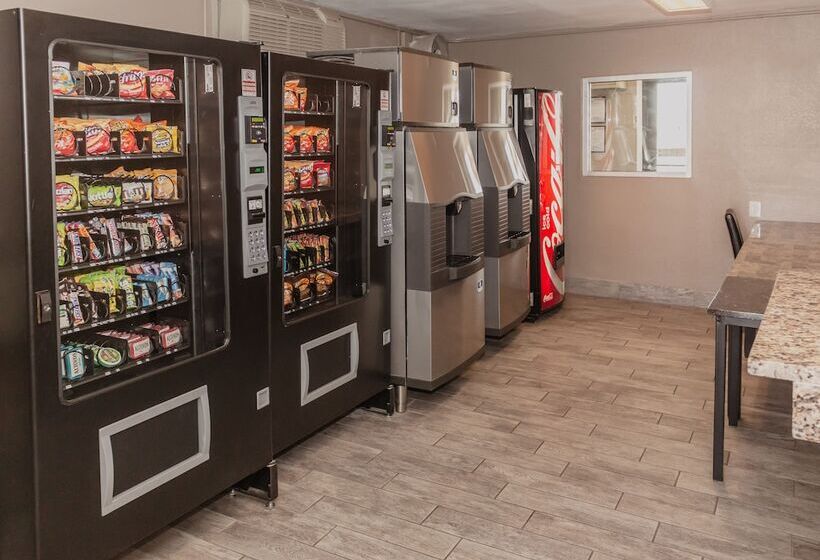 فندق على الطريق Budgetel Inn & Suites