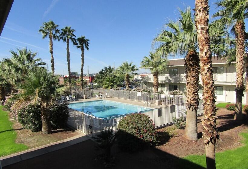 فندق على الطريق Budgetel Inn & Suites