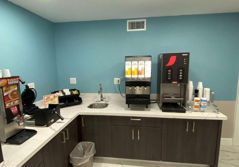 فندق على الطريق Days Inn By Wyndham Waco University Area