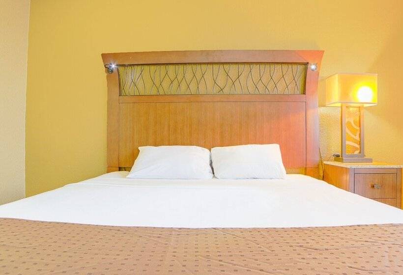 فندق على الطريق Econo Lodge