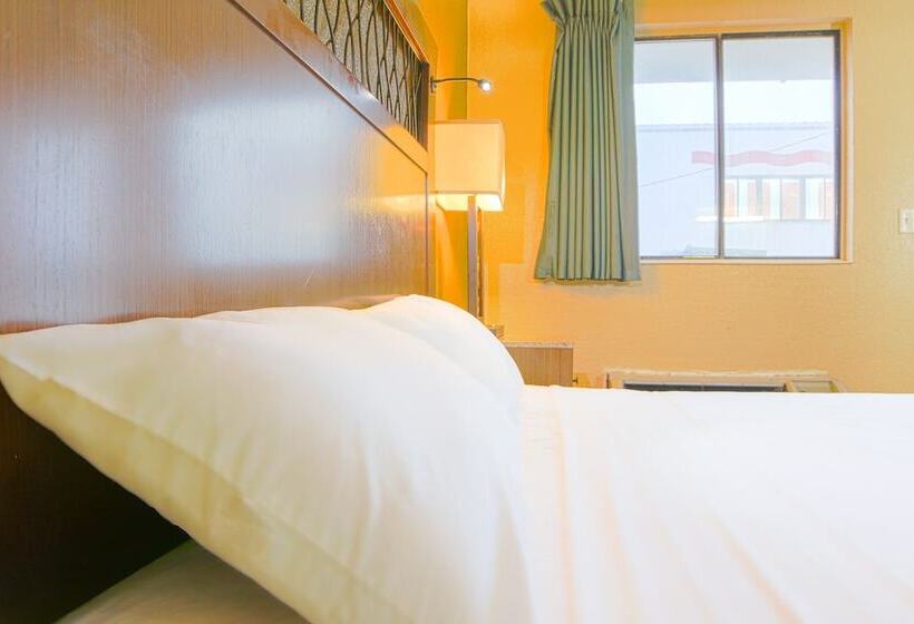 فندق على الطريق Econo Lodge