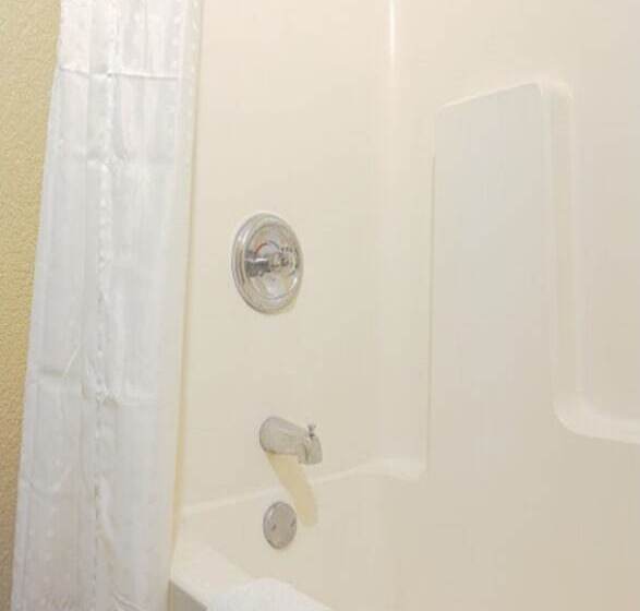 فندق على الطريق Econo Lodge