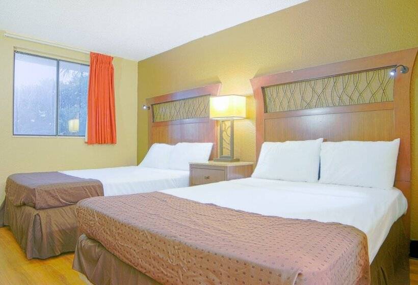 فندق على الطريق Econo Lodge