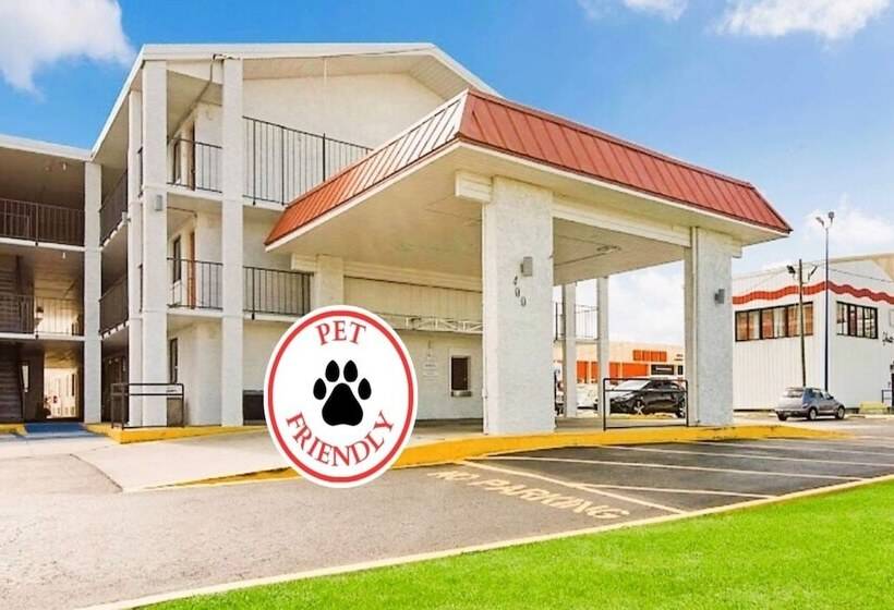 فندق على الطريق Econo Lodge