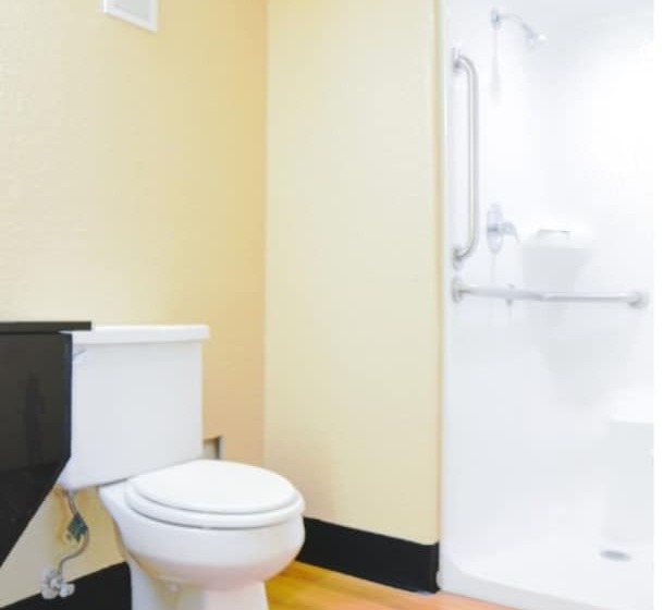 فندق على الطريق Econo Lodge