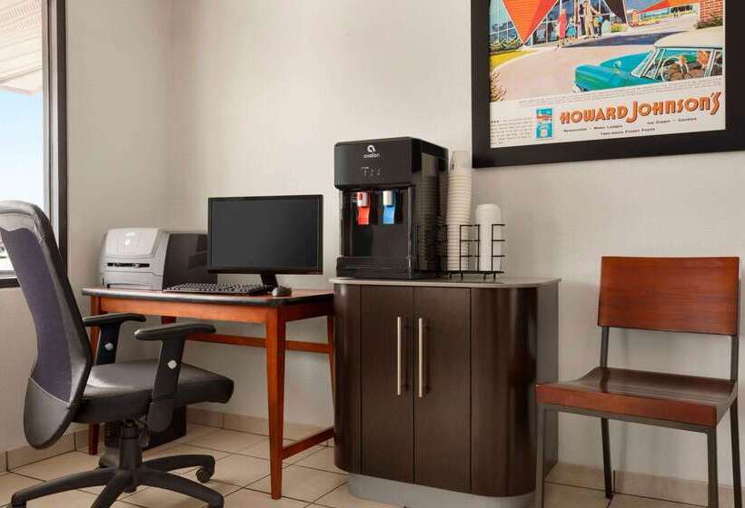 モーテル Howard Johnson By Wyndham Harrisonburg