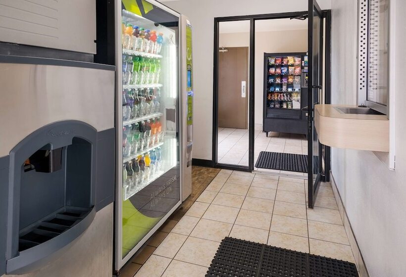 Мотель Knights Inn Grand Rapids