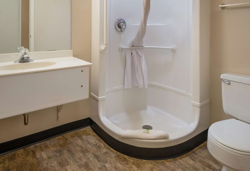 Мотель Knights Inn Grand Rapids