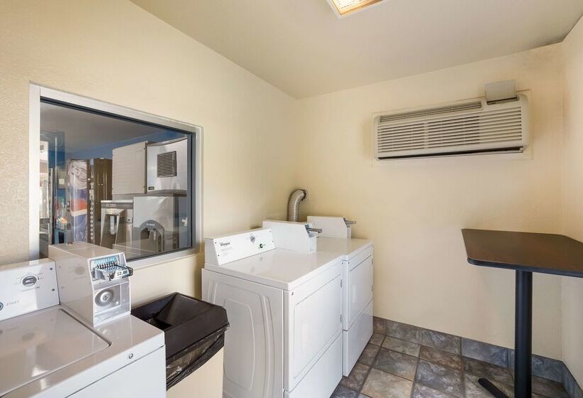 فندق على الطريق Knights Inn Sierra Vista / East Fry