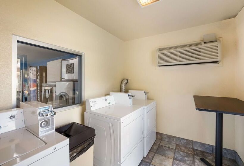 فندق على الطريق Knights Inn Sierra Vista / East Fry