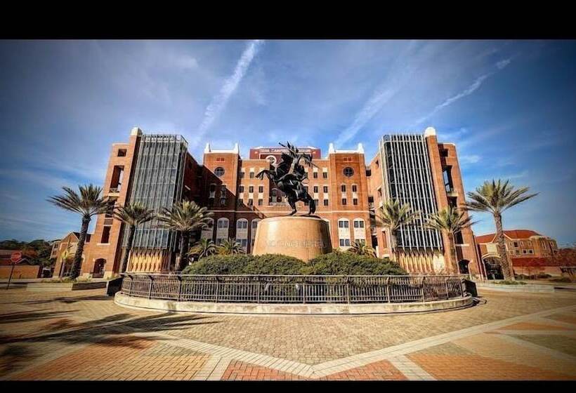 מוטל Loyalty Inn Tallahassee