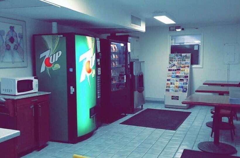 Мотель Red Carpet Inn Louisville North Jeffersonville In