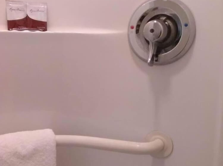 Мотель Red Carpet Inn Louisville North Jeffersonville In