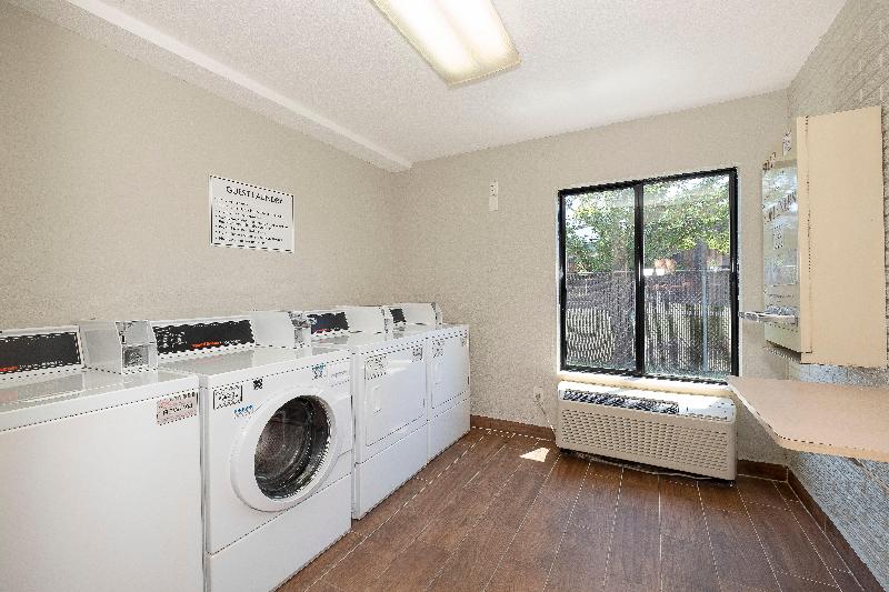 モーテル Red Roof Inn Roanoke Rapids