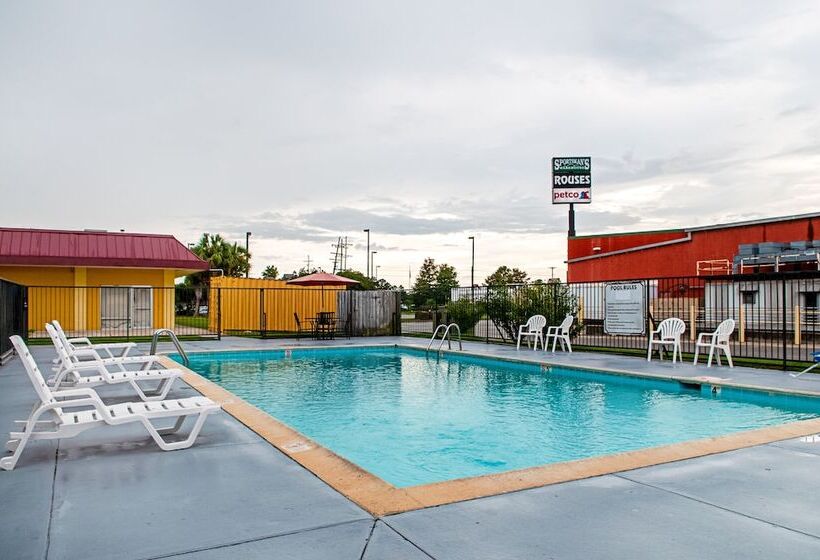 汽车旅馆  Red Roof Inn Slidell