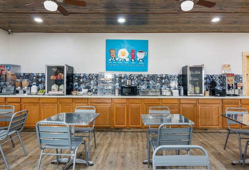 فندق على الطريق Rodeway Inn Broken Bowhochatown