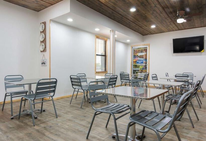 فندق على الطريق Rodeway Inn Broken Bowhochatown