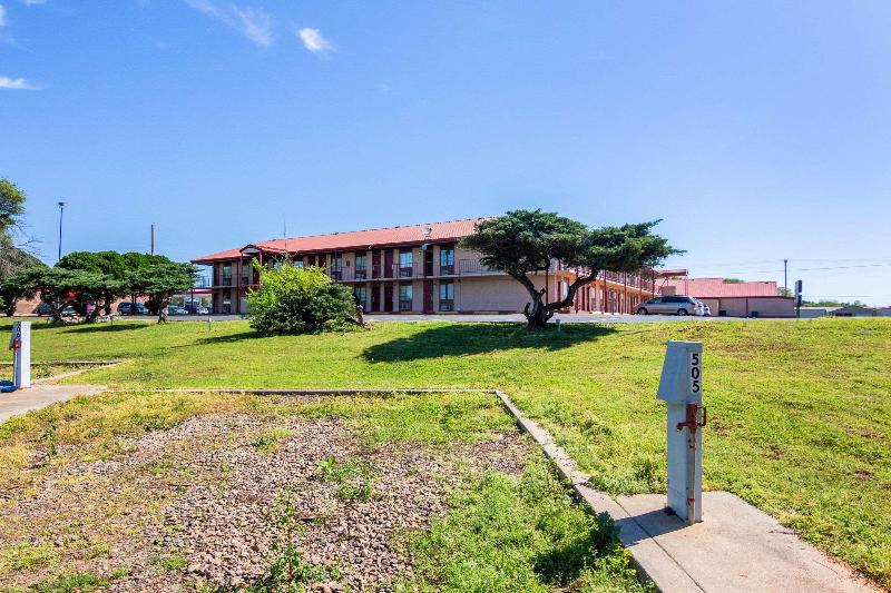 فندق على الطريق Rodeway Inn Broken Bowhochatown