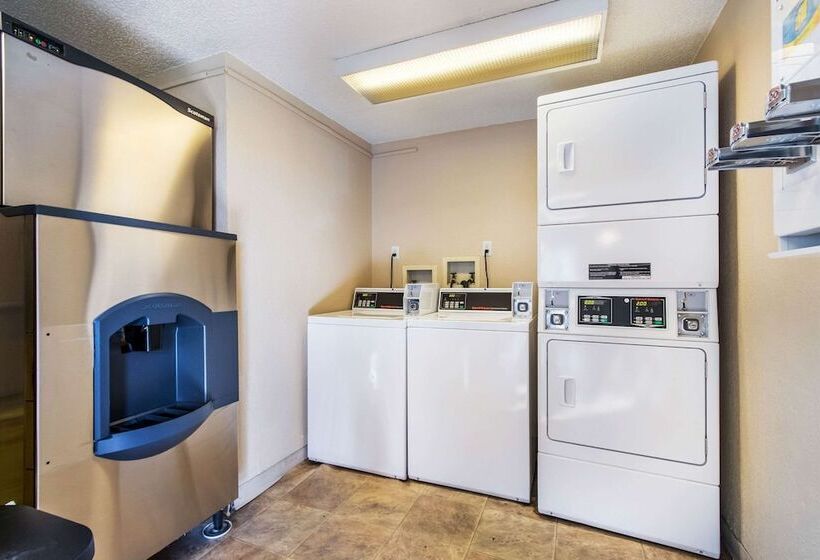 모텔 Rodeway Inn Near Hall Of Fame