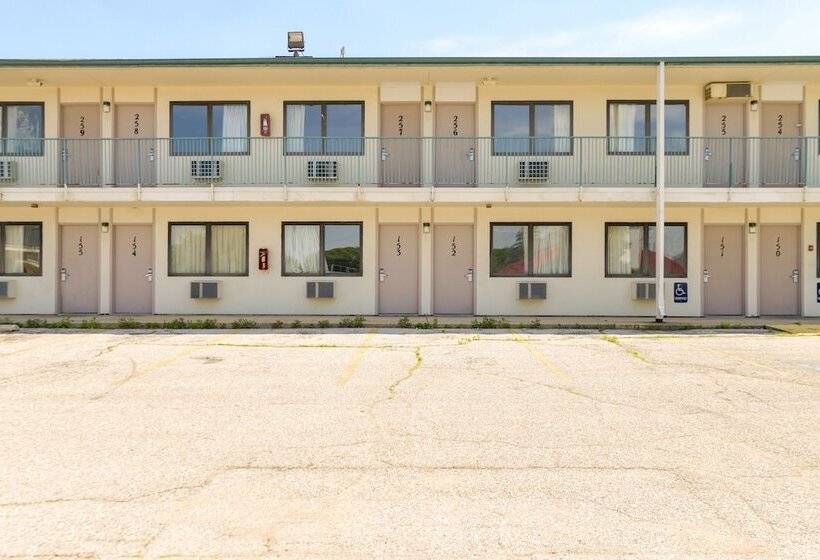 מוטל Oyo Hotel South Bend Campus