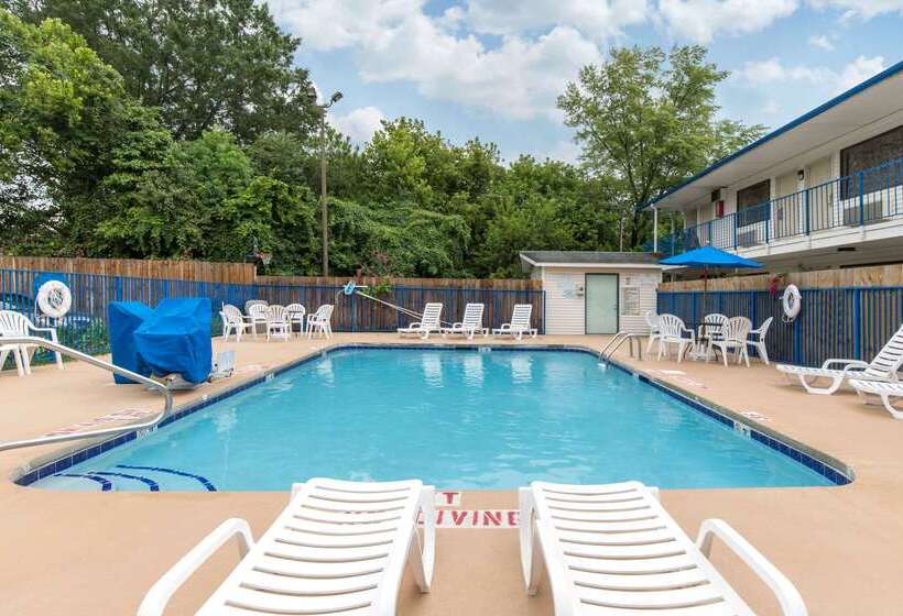 Мотель Rodeway Inn Winston Salem Route 52