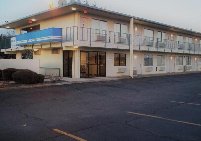 מוטל Skyline Inn