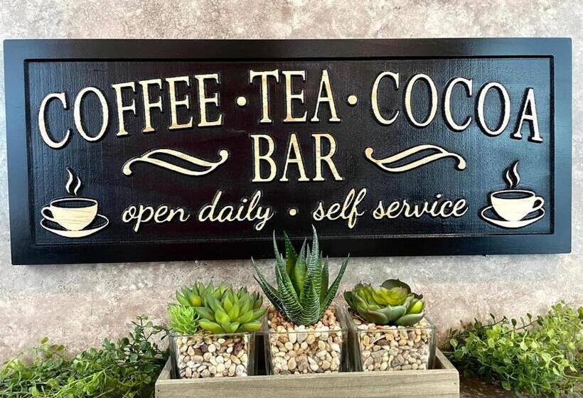 فندق على الطريق The Orca Inn