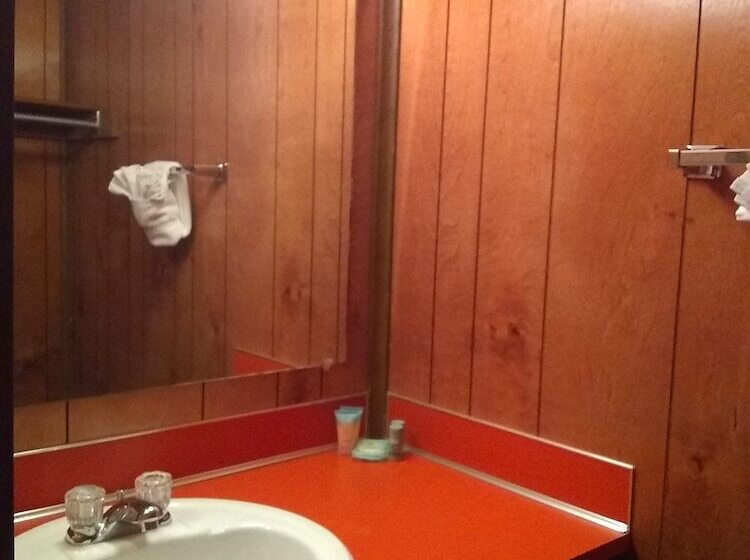 فندق على الطريق The Orca Inn