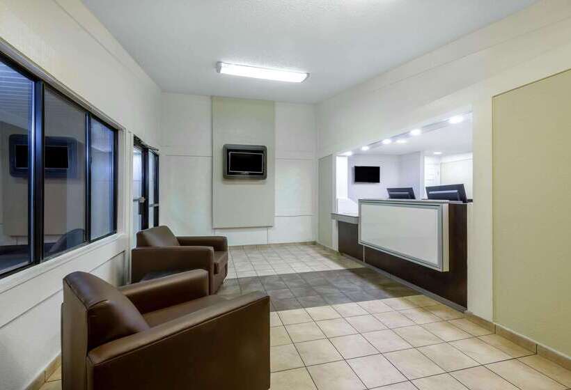 Мотель Travelodge By Wyndham Essington / Philadelphia Airport