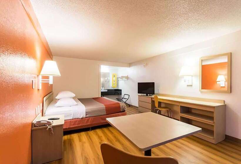 Мотель Travelodge By Wyndham Essington / Philadelphia Airport