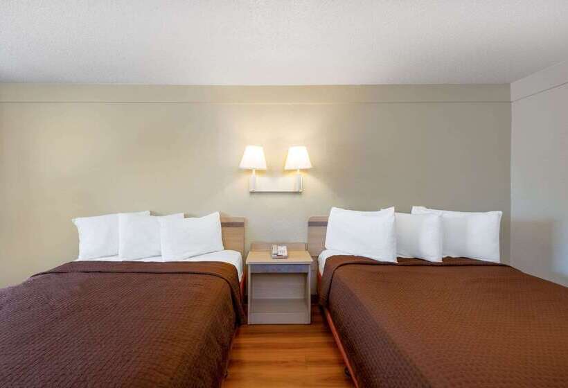 Мотель Travelodge By Wyndham Essington / Philadelphia Airport