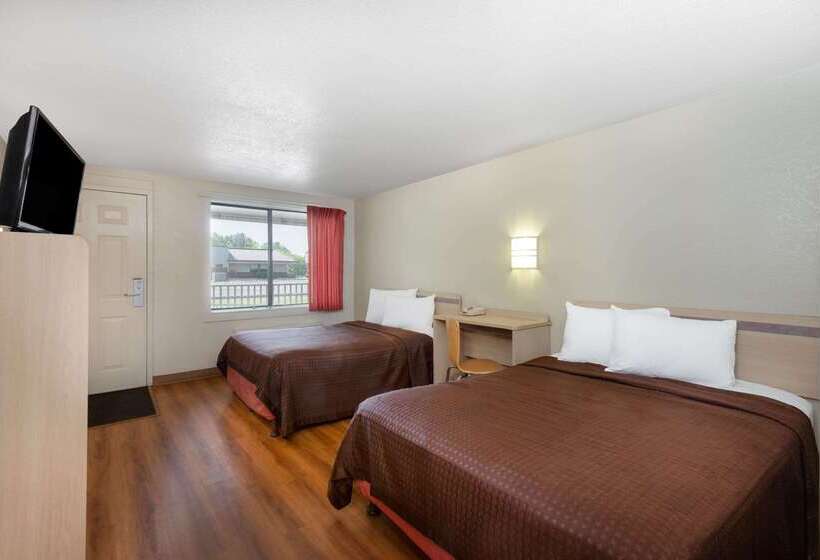 Мотель Travelodge By Wyndham Essington / Philadelphia Airport