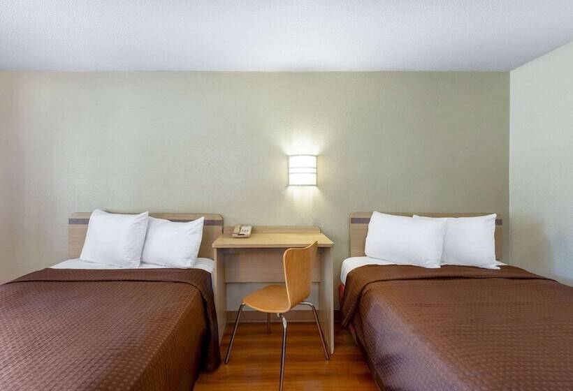 Мотель Travelodge By Wyndham Essington / Philadelphia Airport