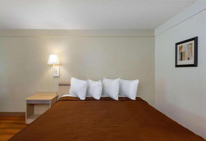 Мотель Travelodge By Wyndham Essington / Philadelphia Airport