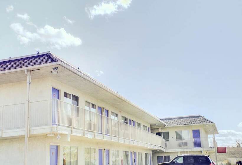 מוטל Travelodge By Wyndham Miles City