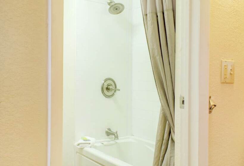 מוטל Travelodge By Wyndham Miles City